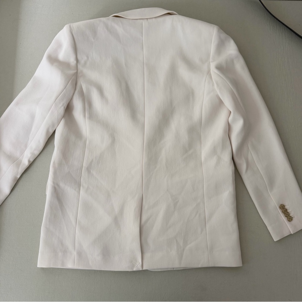 Aritzia Off-White Suit Jacket - Picture 4 of 5